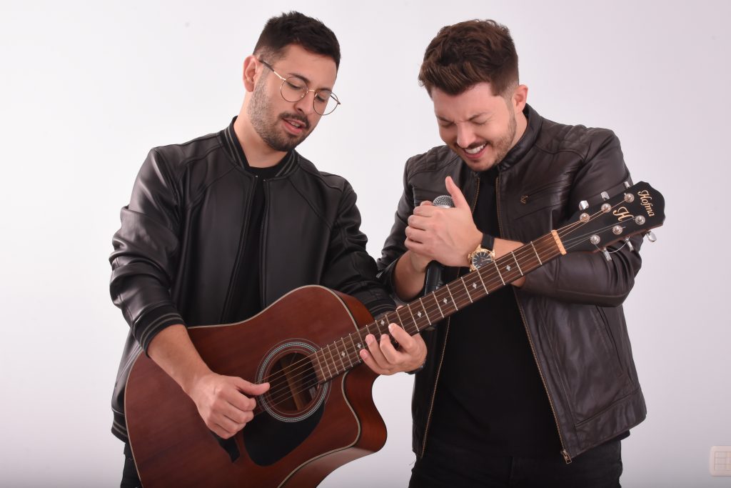 Roger & Gustavo lançam “Verdadeiro Sem Vergonha”